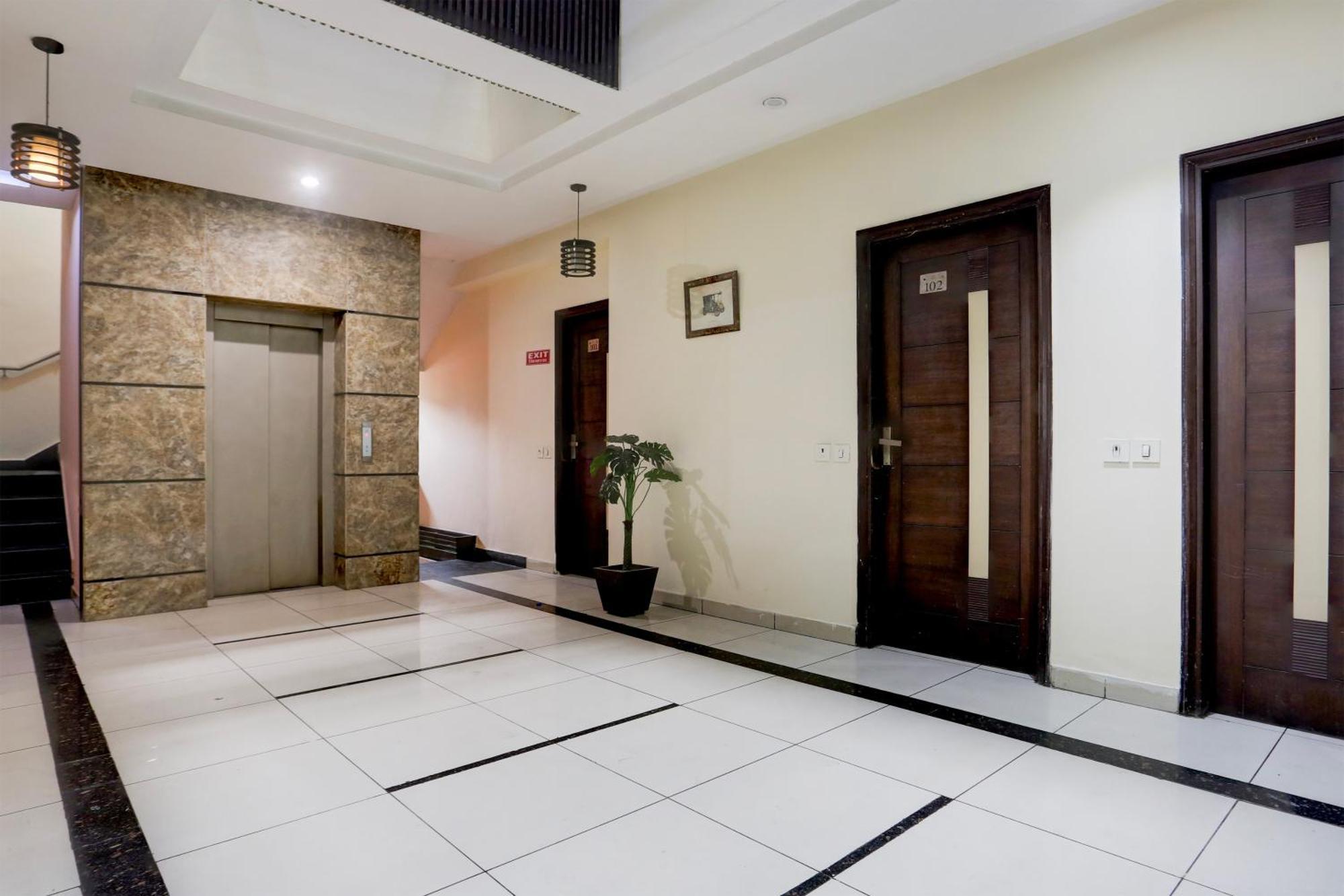 Super Collection O Railway Station Road Near Clock Tower Hotel Ludhiana Exterior photo